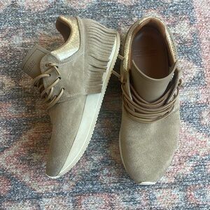 Esseutesse Suede Fringe Sneakers
